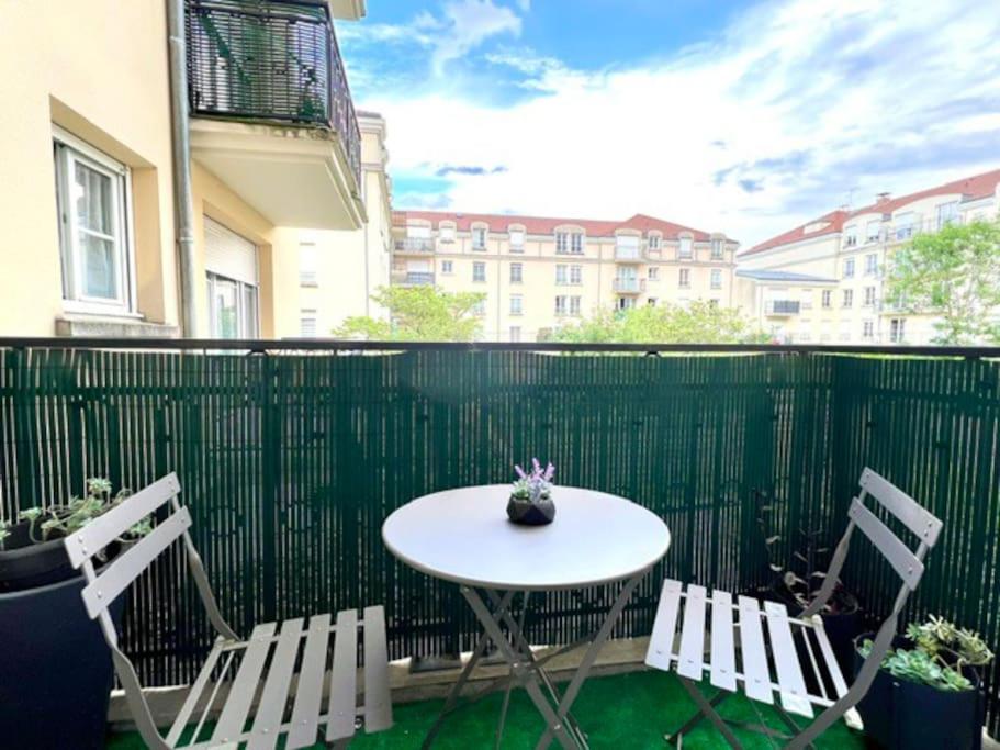 Appartement En Centre-Ville Bussy-Saint-Georges Exterior photo